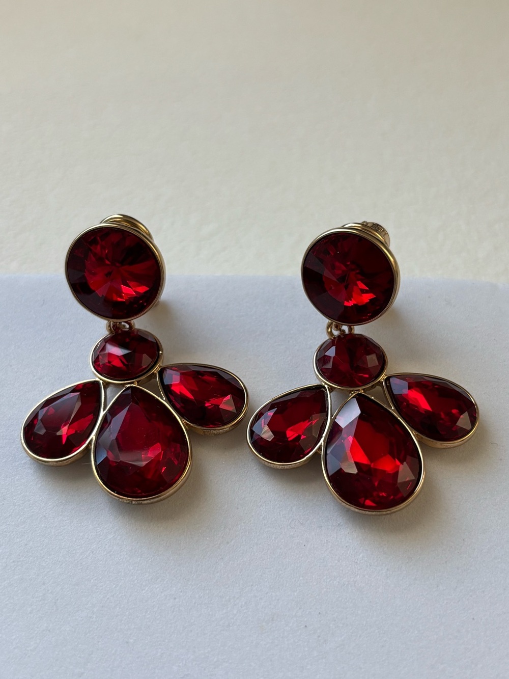 NWOT Carolina Herrera earrings